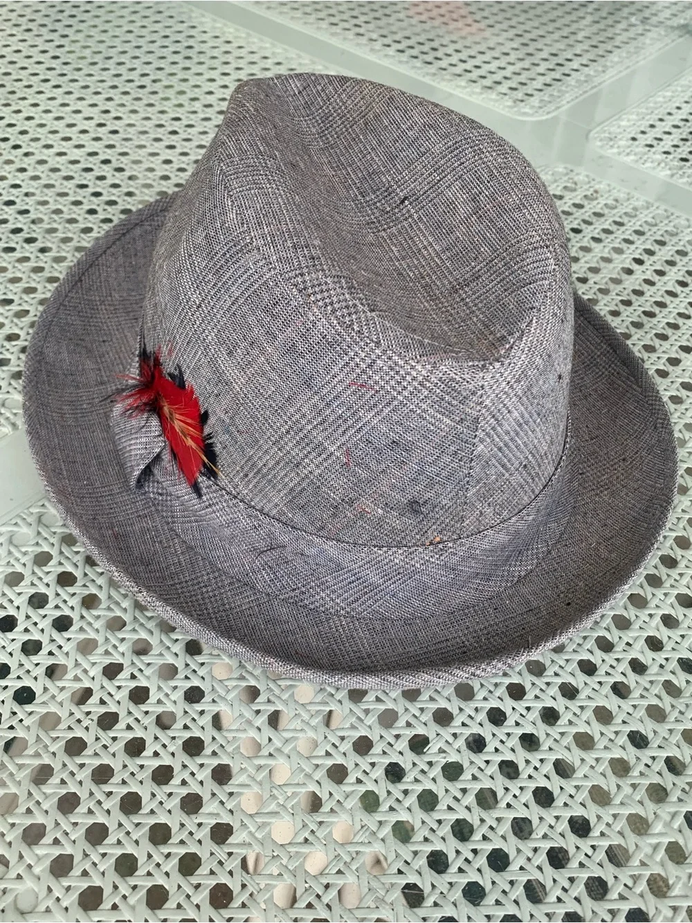 Vintage 50s 60s Men's Grey Fedora Hat with Red Feather Accent Large